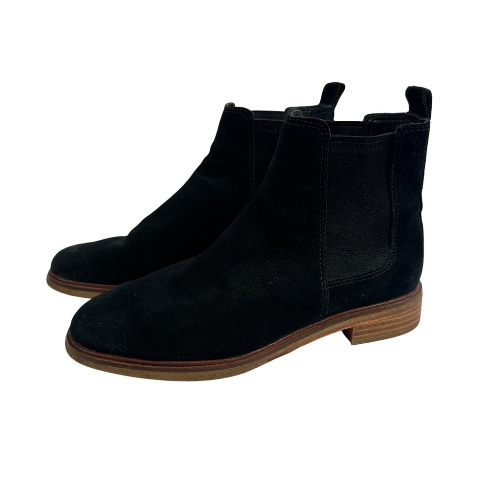 Clarks Black Suede Chelsea Boots Womens 8.5 Ankle Fashion Cozy Casual Winter